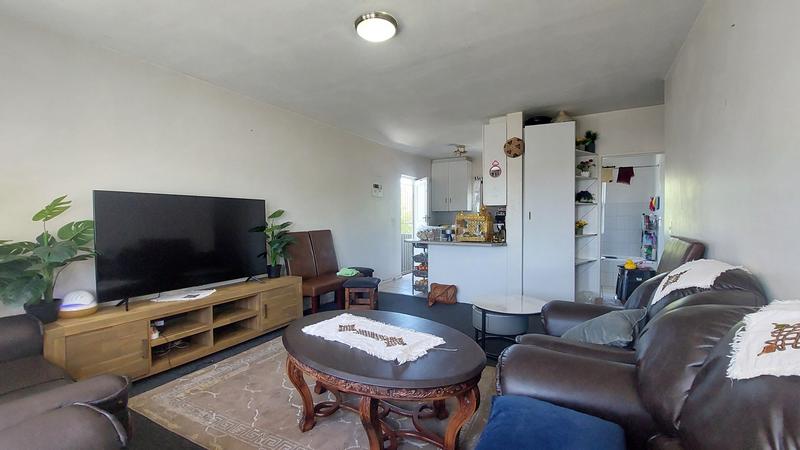 2 Bedroom Property for Sale in Oakglen Western Cape